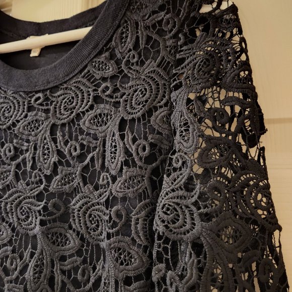 Aritzia's Wilfred Black Lace Slim-fit Dress - Picture 3 of 4